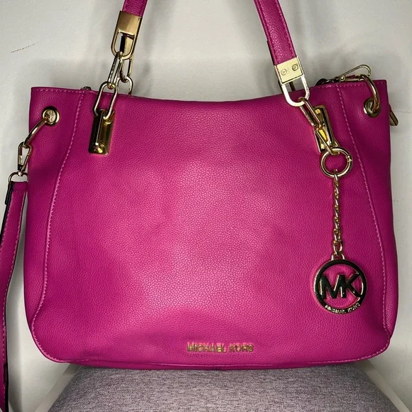 Sold Michl Kors Brooke Medium ShoulderTote - Picture 1 of 16